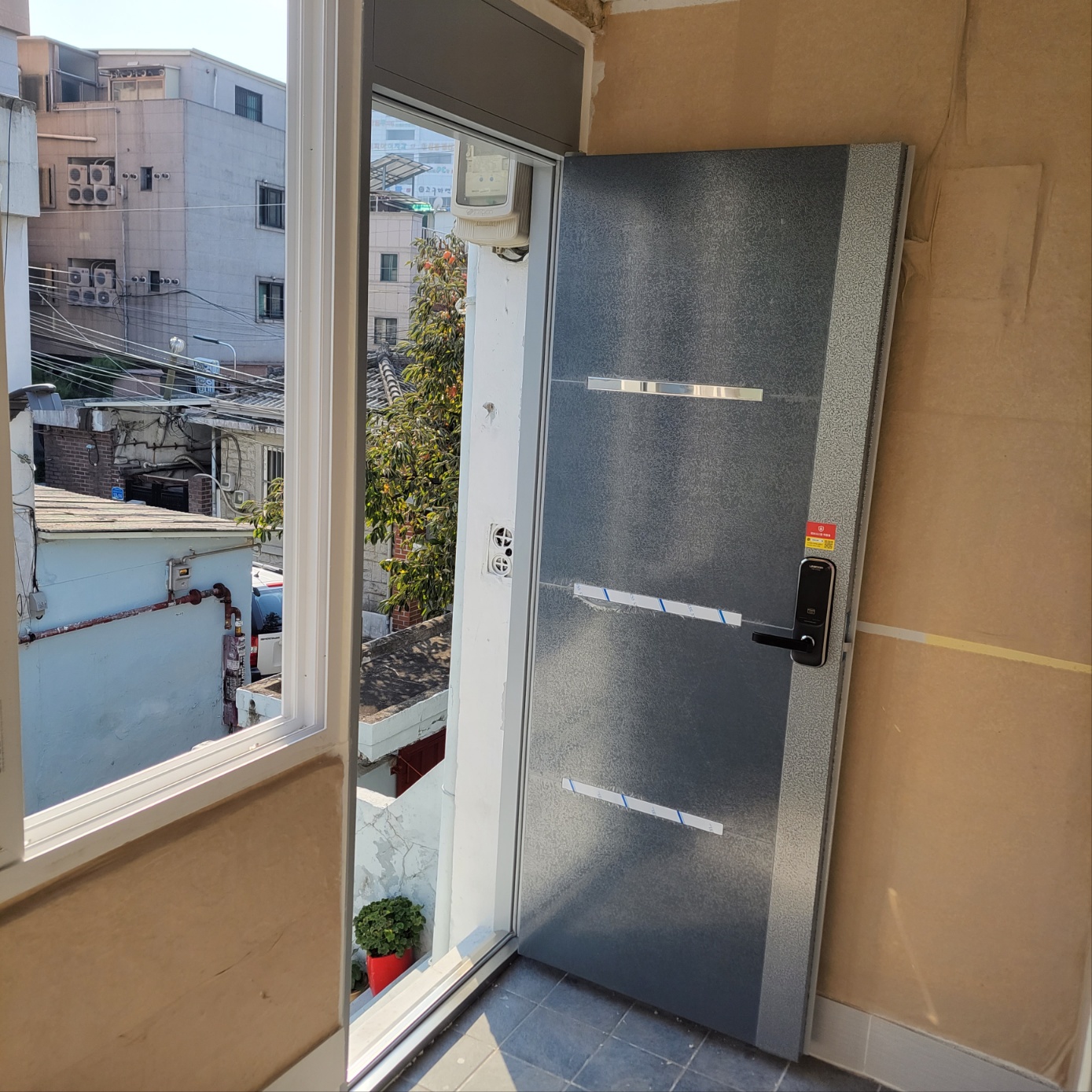현관문·문틀 교체